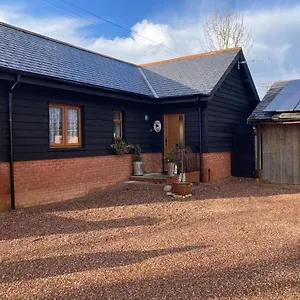 https://charming-1-bed-cottage-near-sidmouth.exeterhotels.net