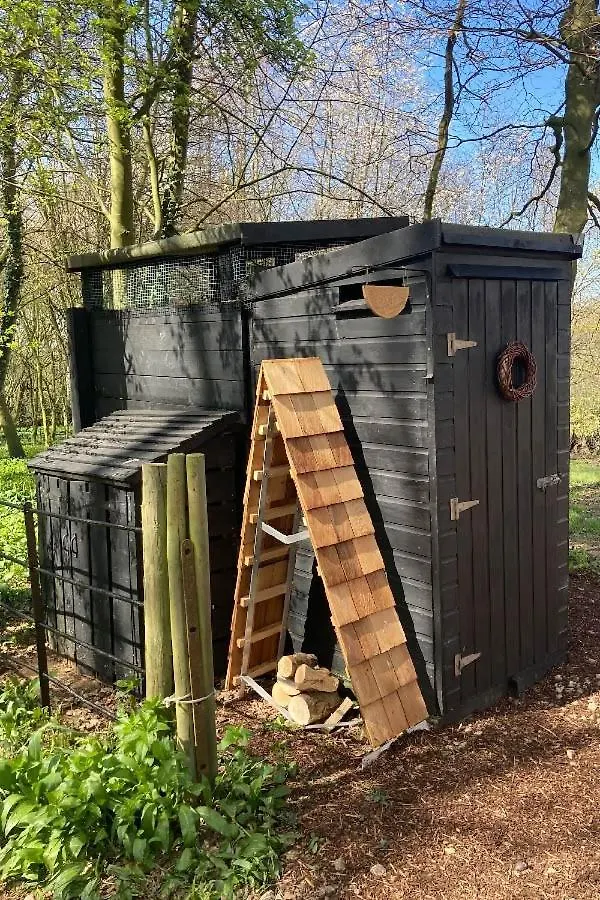 Sugi Wooden Pod Villa York