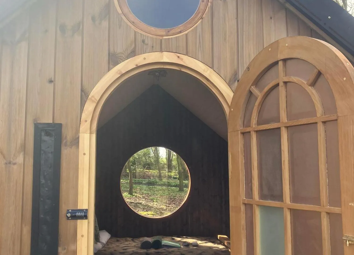 Sugi Wooden Pod Villa York